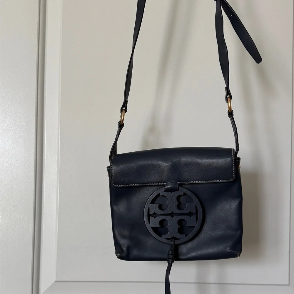 Tory Burch Navy Leather Logo Crossbody - Picture 2 of 4